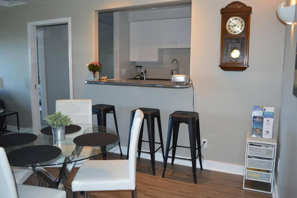 1-Bedroom Seaview Guesthouse On Seattle Luxury Estate With Views Of Olympic Mountains Eksteriør bilde
