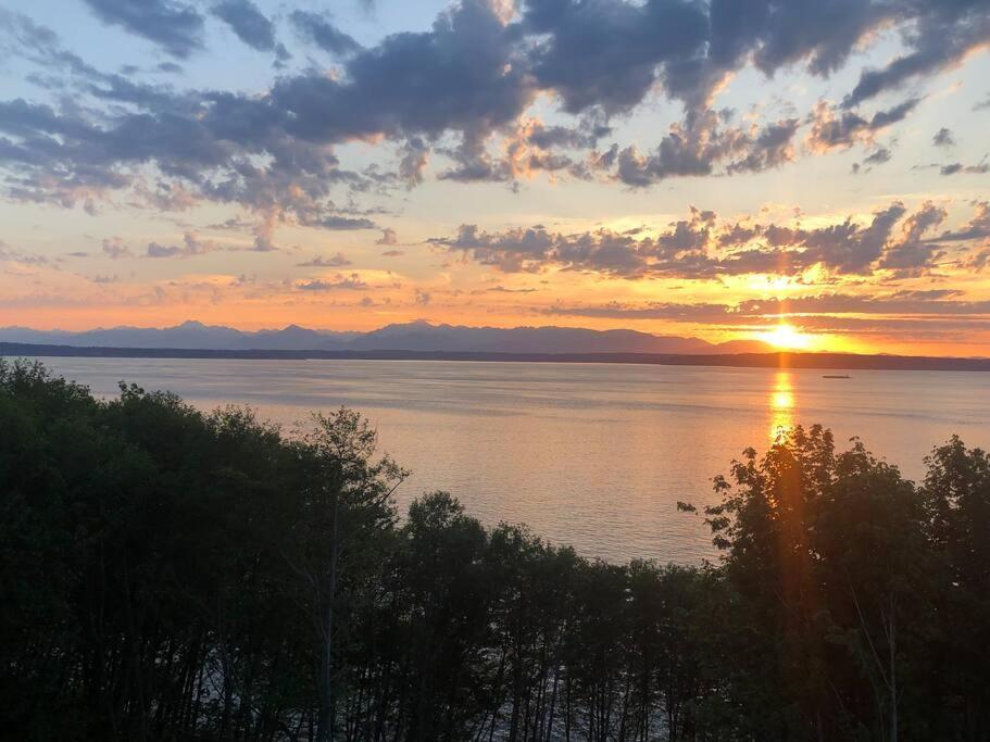 1-Bedroom Seaview Guesthouse On Seattle Luxury Estate With Views Of Olympic Mountains Eksteriør bilde