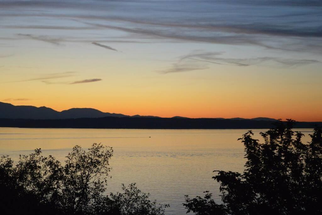 1-Bedroom Seaview Guesthouse On Seattle Luxury Estate With Views Of Olympic Mountains Eksteriør bilde